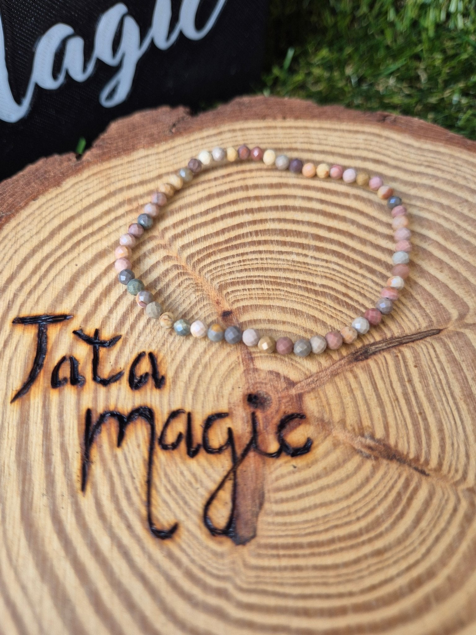 Pulsera de Alejandrita Facetada 3 mm - Purificación, Energía y Nuevos Comienzos JoyeriamineralespulserasTienda esotérica Málaga - La Tienda de Tata Magic: tienda Esotérica en Málaga